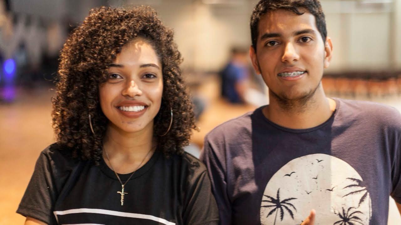 Foto do casal sorrindo nos primeiros tempos
